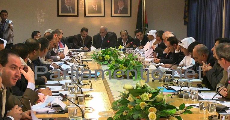 قانونية النواب تقر صوت للدائرة وصوت لقائمة وطنية مغلقة بـ(17) مقعدا قانونية النواب تقر صوت للدائرة وصوت لقائمة وطنية مغلقة بـ(17) مقعدا