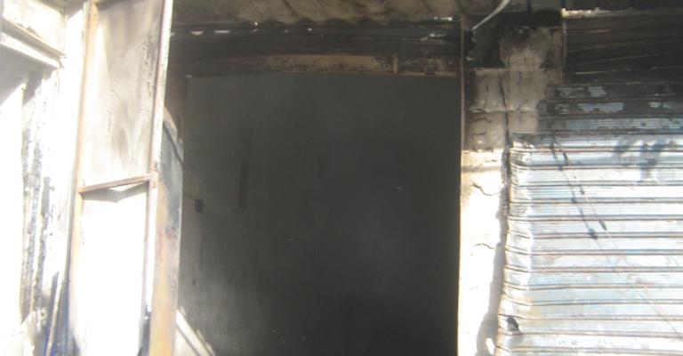 حرق وتكسير محلات في عين الباشا (صور)