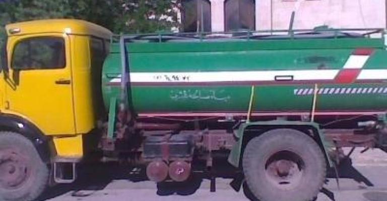 ازمة مياه تحول المواطنين الى ضحايا لأصحاب الصهاريج ازمة مياه تحول المواطنين الى ضحايا لأصحاب الصهاريج