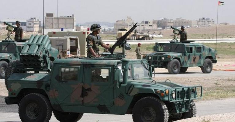 المعايطة لعمان نت: الجيش أمّن دخول لاجئين ولا اشتباكات مع الجيش السوري المعايطة لعمان نت: الجيش أمّن دخول لاجئين ولا اشتباكات مع الجيش السوري