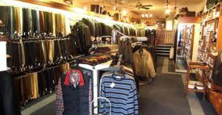 الحافظ: لا رفع على رسوم الألبسة المستوردة.. ومطالب بعدم خفضها الحافظ: لا رفع على رسوم الألبسة المستوردة.. ومطالب بعدم خفضها