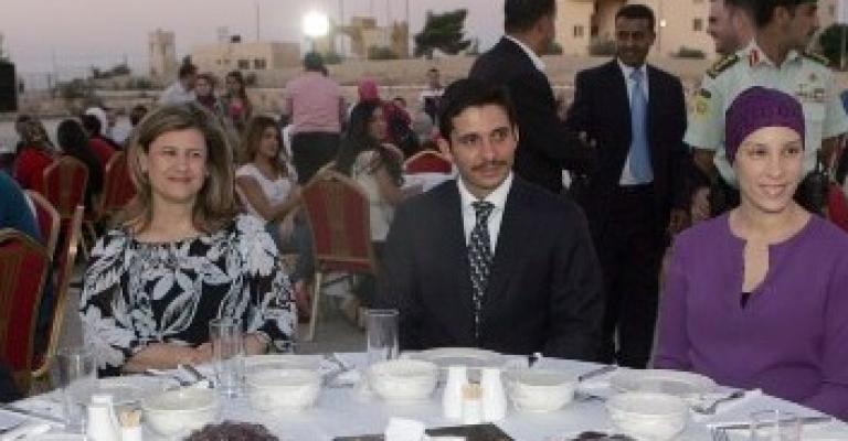 الامير حمزة يرعى حفل افطار مدرسة اليوبيل الامير حمزة يرعى حفل افطار مدرسة اليوبيل