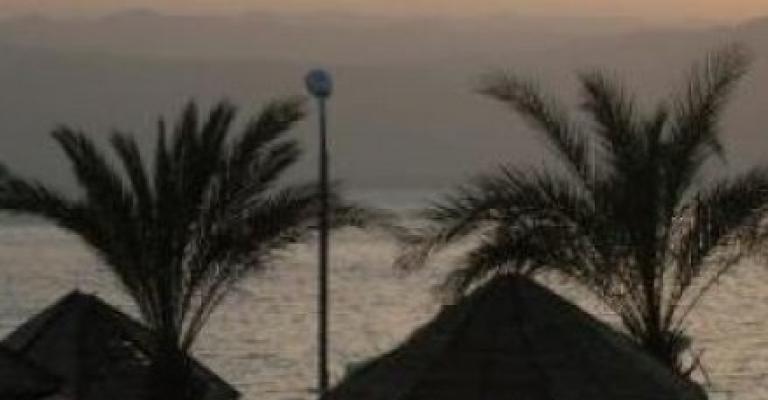 شاطئ عمان السياحي يستقبل زواره في العيد شاطئ عمان السياحي يستقبل زواره في العيد