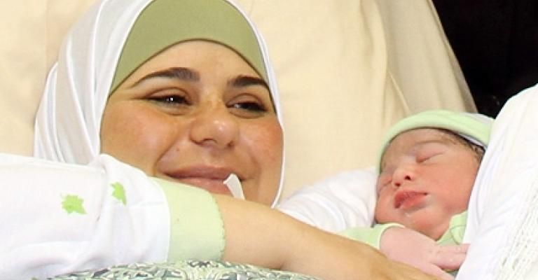 طفل أنابيب فلسطيني ولد من نطفة أبيه السجين طفل أنابيب فلسطيني ولد من نطفة أبيه السجين