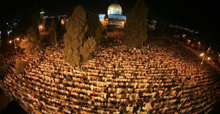 300 ألف يحيون ليلة القدر في الاقصى 300 ألف يحيون ليلة القدر في الاقصى