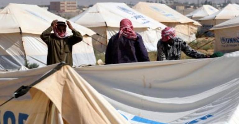 تفريق محتجين في الزعتري وإصابات بين قوات الدرك والأمن تفريق محتجين في الزعتري وإصابات بين قوات الدرك والأمن