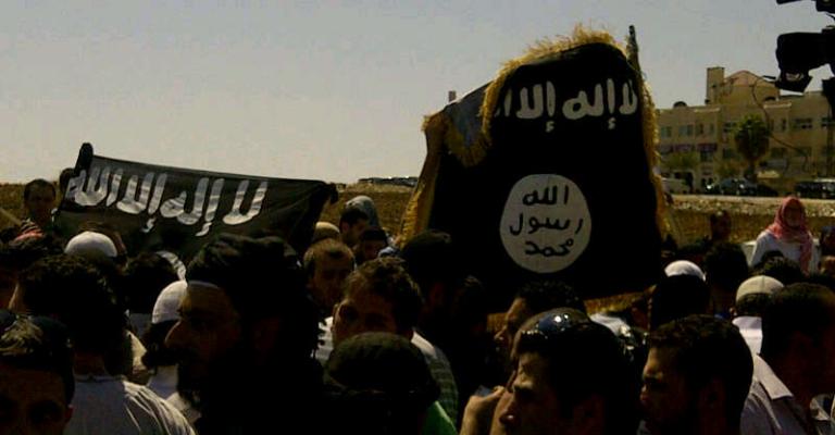 السلفيون بالقرب من السفارة الأمريكية: عودوا إلى ما وراء البحار السلفيون بالقرب من السفارة الأمريكية: عودوا إلى ما وراء البحار