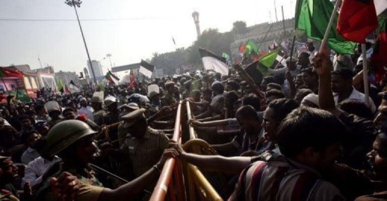 تشديد الامن حول السفارات الفرنسية بعد نشر رسوم مسيئة للنبي تشديد الامن حول السفارات الفرنسية بعد نشر رسوم مسيئة للنبي