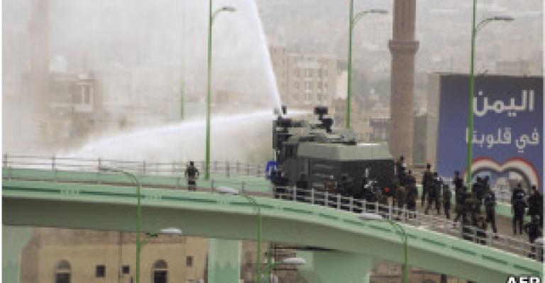 اليمن: جنود مارينز لحماية السفارة الأمريكية اليمن: جنود مارينز لحماية السفارة الأمريكية