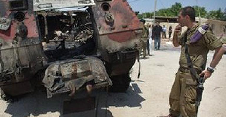 مقتل جندي إسرائيلي و3مسلحين على الحدود المصرية مقتل جندي إسرائيلي و3مسلحين على الحدود المصرية