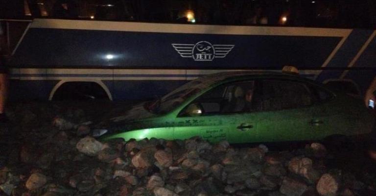 جانب من الاضرار التي لحقت بالعقبة نتيجة السيول- عدسة فادية جبوري 