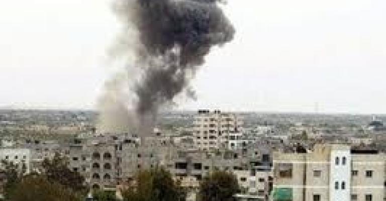 استشهاد فلسطيني وإصابة آخر إثر غارة جوية إسرائيلية استشهاد فلسطيني وإصابة آخر إثر غارة جوية إسرائيلية