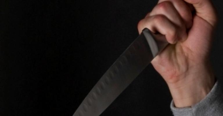 طعن شاب برقبته خلال مشاجرة في مؤتة طعن شاب برقبته خلال مشاجرة في مؤتة