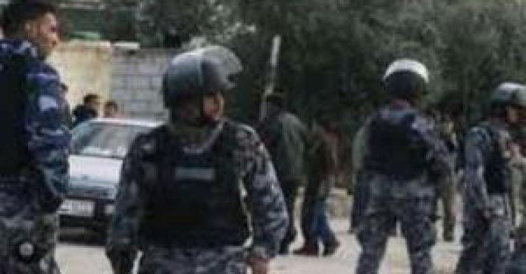 قوات الدرك تفض مسيرة الطفيلة بالقوة قوات الدرك تفض مسيرة الطفيلة بالقوة