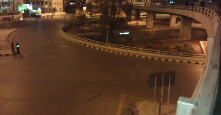 منع الوصول إلى الداخلية.. وتجمع المحتجين لدى دوار فراس