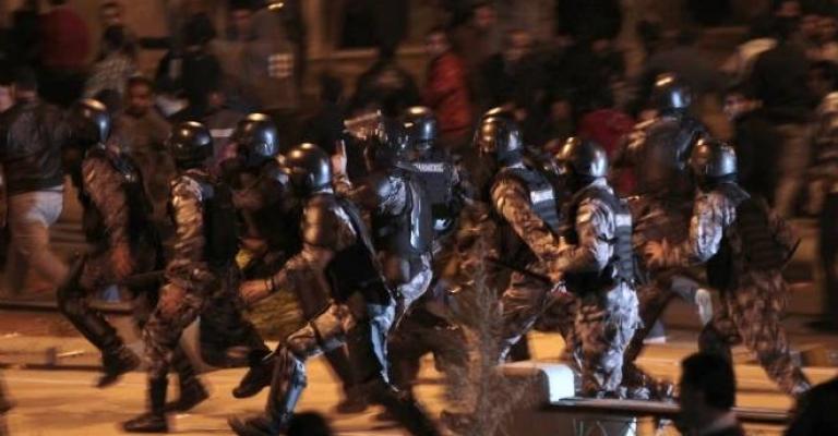 اهالي المعتقلين يعتصمون امام مديرية الامن 