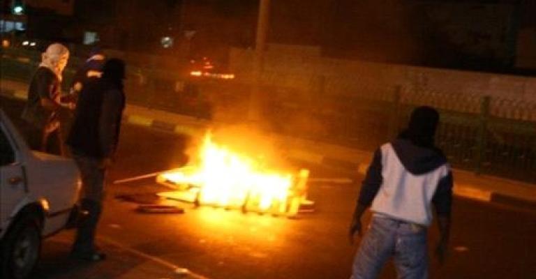 البقعة: اشتباكات بين محتجين والدرك وإغلاق الطريق الرئيسي