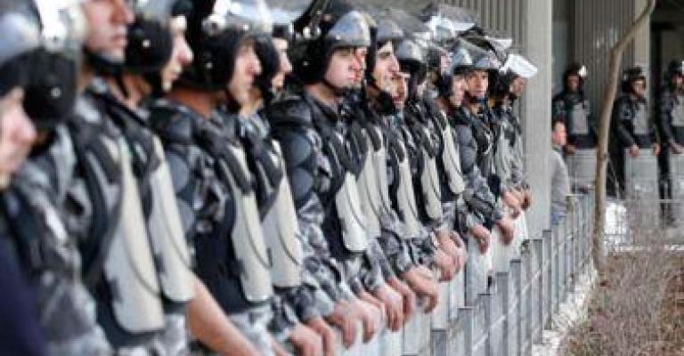 اعتقال ناشط خلال زيارته للموقوفين على خلفية الاحتجاجات اعتقال ناشط خلال زيارته للموقوفين على خلفية الاحتجاجات