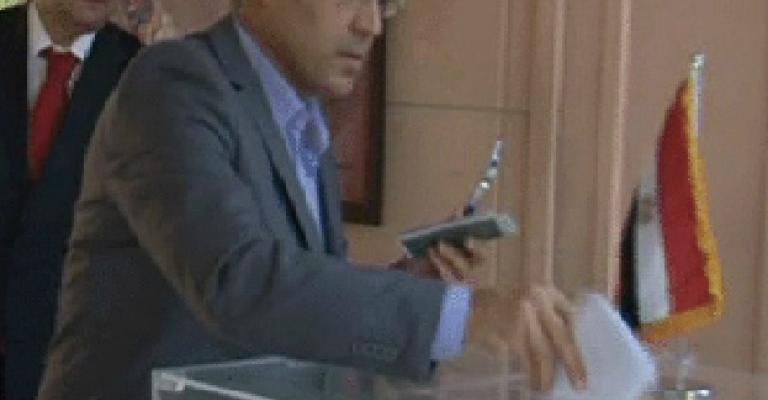 مصر: المعارضة تدعو للتصويت بـ "لا" على الدستور