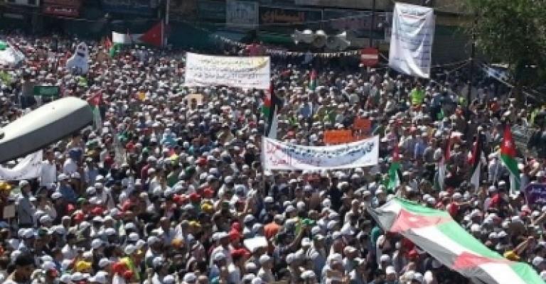 تحضيرات لمسيرة الـ 100 الف تحضيرات لمسيرة الـ 100 الف