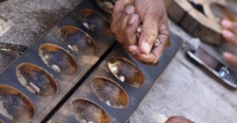 من السلط: أحاديث حول لعبة المنقلة