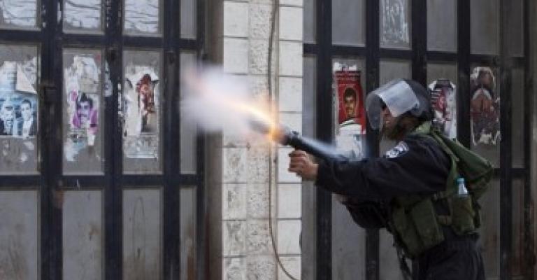 الاحتلال يواصل حصاره للعيسوية بالقدس الاحتلال يواصل حصاره للعيسوية بالقدس