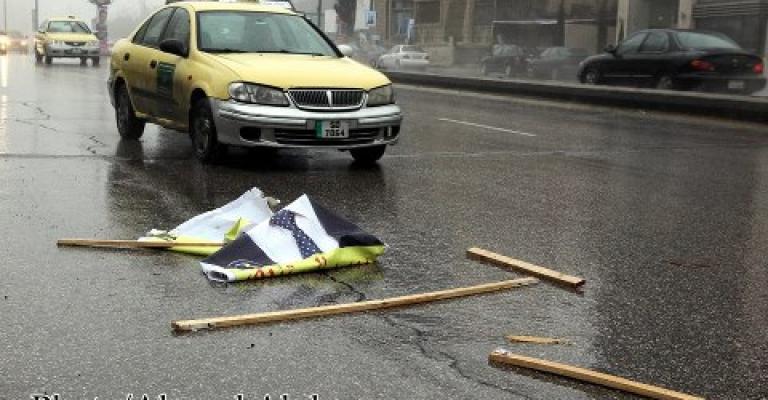 الدعاية الانتخابية تحت عجلات السيارات- عدسة احمد عبده/ فيسبوك 