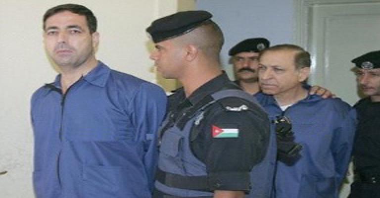 أبو حمدان والعقباني يقران بتهمة الاستثمار الوظيفي أبو حمدان والعقباني يقران بتهمة الاستثمار الوظيفي