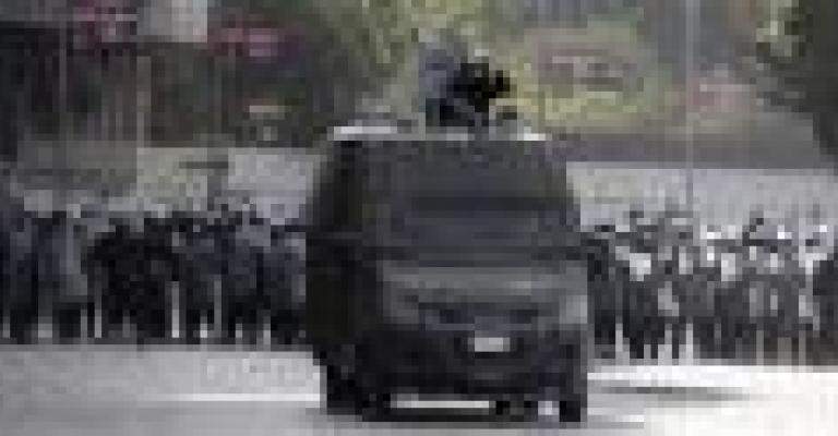 العنف يشتعل في مصر بعد فرض الطواريء العنف يشتعل في مصر بعد فرض الطواريء