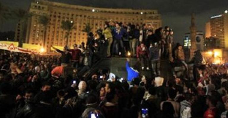 مرسي يوافق على إعادة النظر في الطوارئ 