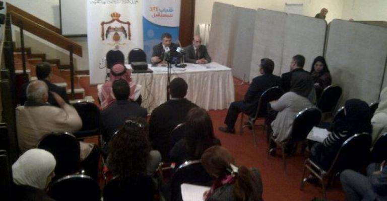 وزارة العمل توفر مواصلات مجانية للباحثين عن العمل 