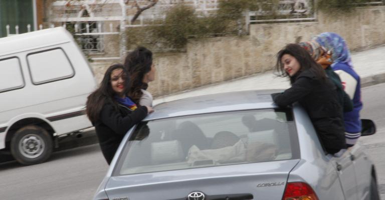 احتفالات بإعلان نتائج التوجيهي( عمان نت)