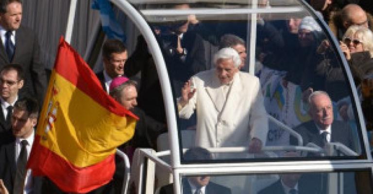 البابا بنديكتوس السادس عشر يلقي عظته الأخيرة