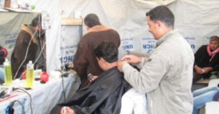 من خيمة لجوء إلى صالون حلاقة ! - صوت