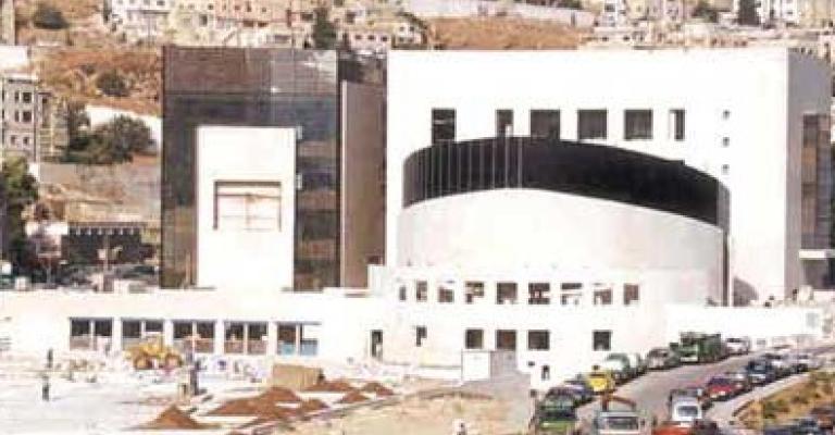 الامانة تحقق بإصدار رخص غير رسمية 