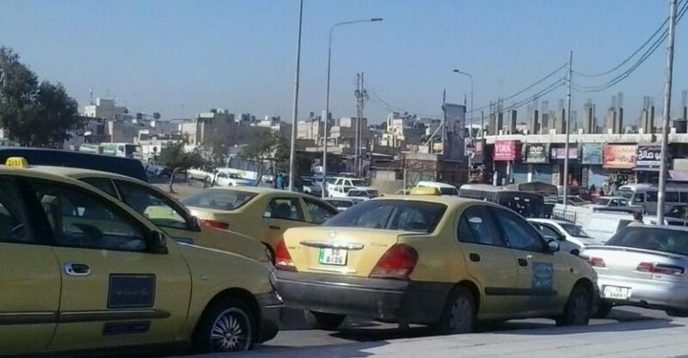 سائقو الزرقاء يعتصمون ضد فتح مكاتب جديدة 