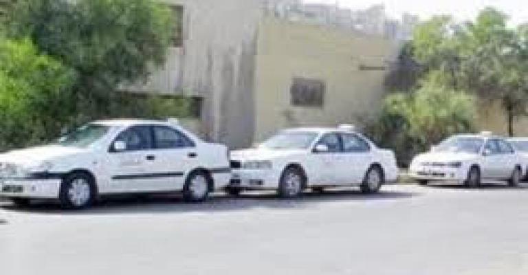 سائقو سرفيس النصر يعتصمون للمطالبة بالتنظيم