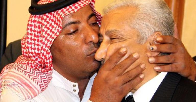 موطن يهنئ النسور بتشكيل الحكومة الجديدة- عدسة احمد عبده