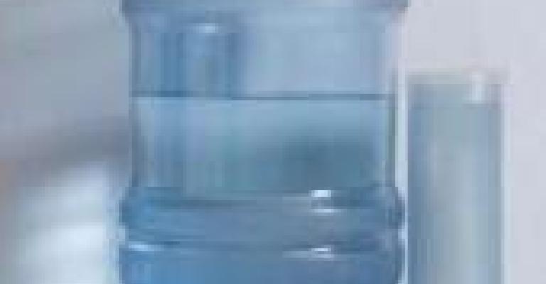 موظفو قصر العدل يعتصمون احتجاجا على سحب "كولارات" الماء