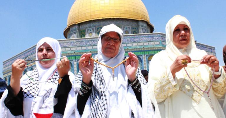 الرباط المقدسي يشكلُ درعاً حامياً للأقصى الرباط المقدسي يشكلُ درعاً حامياً للأقصى