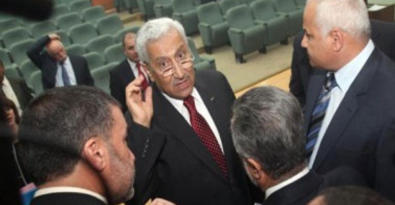 الوسط الاسلامي تذهب باتجاه حجب الثقة والنسور يلتقيها الوسط الاسلامي تذهب باتجاه حجب الثقة والنسور يلتقيها