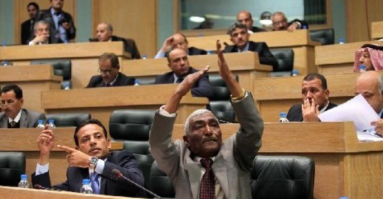 الوسط الإسلامي والتجمع الديمقراطي النيابيتان تتجهان لحجب الثقة الوسط الإسلامي والتجمع الديمقراطي النيابيتان تتجهان لحجب الثقة