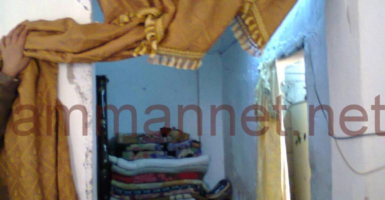 اللاجئون السوريون يقيمون في المخازن التجارية في المفرق- عدسة خالد عواد الأحمد اللاجئون السوريون يقيمون في المخازن التجارية في المفرق- عدسة خالد عواد الأحمد