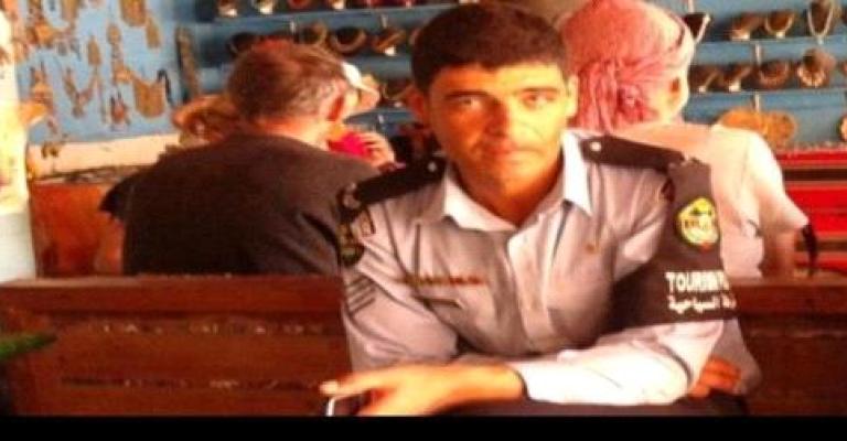 النسور يتعهد بتبني قضية الشرطي ابراهيم الجراح اذا نال الثقة النسور يتعهد بتبني قضية الشرطي ابراهيم الجراح اذا نال الثقة