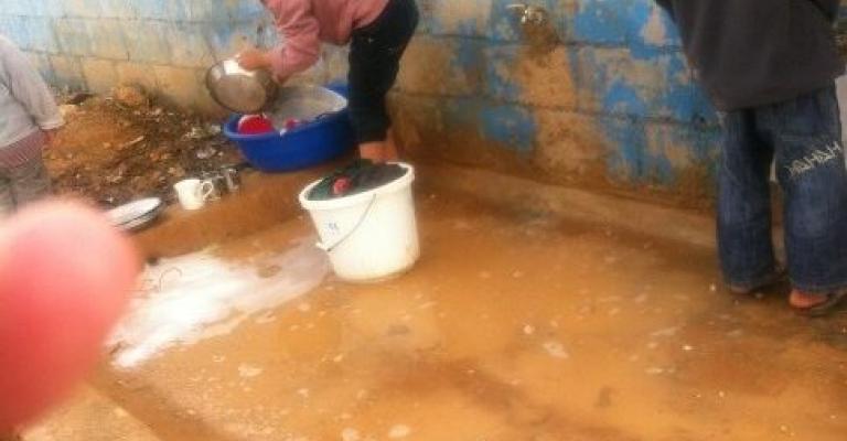 دورات المياه في الزعتري.. بؤرة للمخاطر- صوت دورات المياه في الزعتري.. بؤرة للمخاطر- صوت