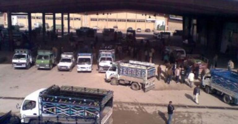 السوريون يغيبون نهائياً عن سوق العارضة 