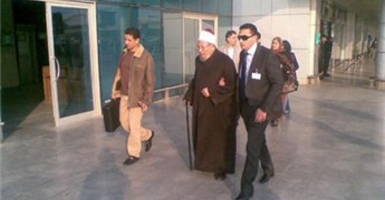 القرضاوي وعلماء دين يصلون غزة