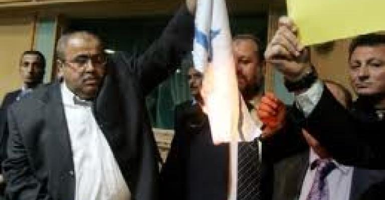 عطية: سأحجب الثقة ما لم يتم طرد السفير الاسرائيلي عطية: سأحجب الثقة ما لم يتم طرد السفير الاسرائيلي