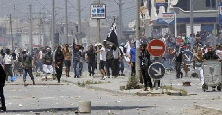 مقتل شاب تونسي في اشتباكات بين الشرطة واسلاميين متشددين في العاصمة مقتل شاب تونسي في اشتباكات بين الشرطة واسلاميين متشددين في العاصمة