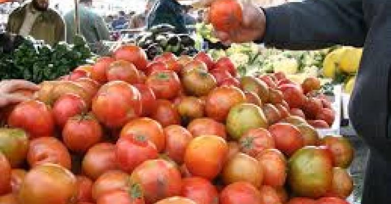 البندورة الأدنى سعراً على قائمة الخضار